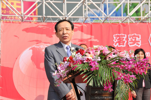 國(guó)家質(zhì)檢總局副局長(zhǎng)蒲長(zhǎng)城宣布國(guó)家質(zhì)檢總局2012年3?15國(guó)際消費(fèi)者權(quán)益日現(xiàn)場(chǎng)咨詢服務(wù)活動(dòng)開始。